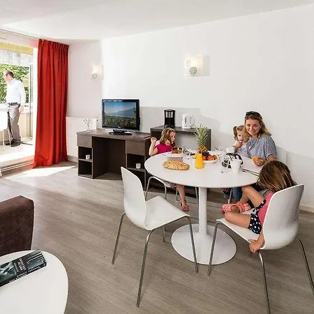 酒店 Loges Du Park - *