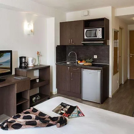 Loges Du Park - 酒店 艾克斯莱班