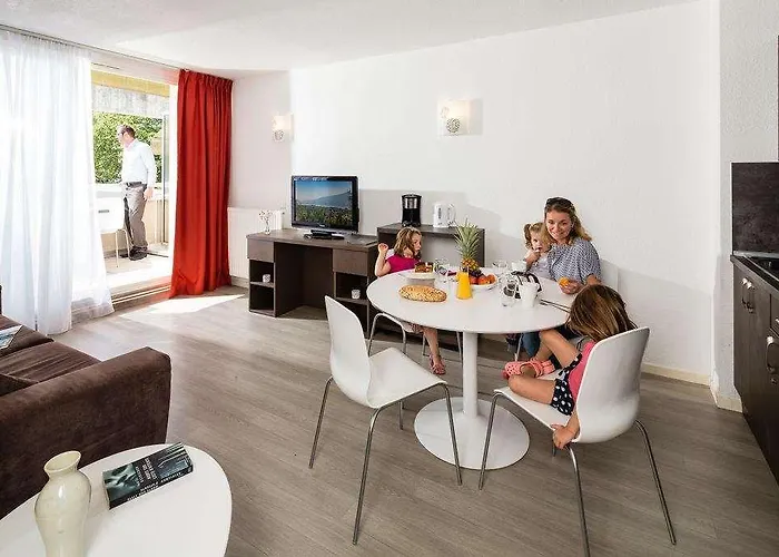 Hotel Loges Du Park - *