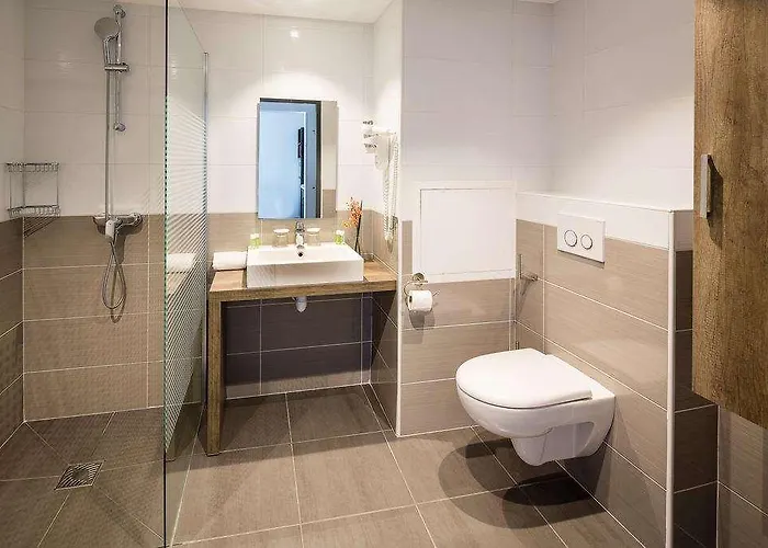 Hotel Loges Du Park - *